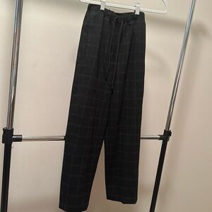 AritziaThe group by Babaton JIMMY PANT black find grid